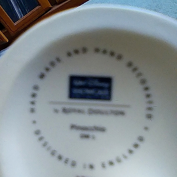 Walt Disney's Royal Dolton Porcelain Pinocchio - Picture 12 of 13